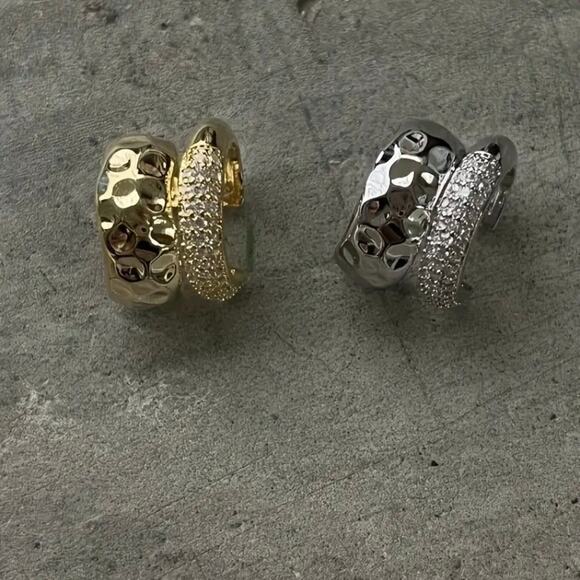 Gold Cubic Zirconia Ear Cuff for Women Shiny Non-Piercing Cartilage Clip Earring - Picture 2 of 3